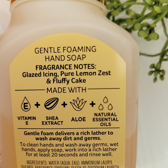 Sweet Berries Blooms & Iced Lemon Pound Cake Bath & Body Works Hand Soap Set NWT - Picture 2 of 9